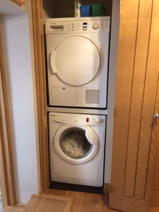 River Road, Littlehampton, Executive Apartment Bagian luar foto